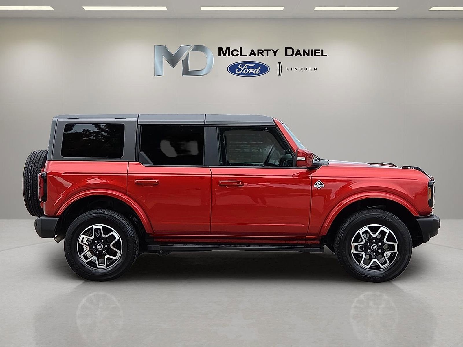 Certified 2023 Ford Bronco Outer Banks AWD/4WD image 6