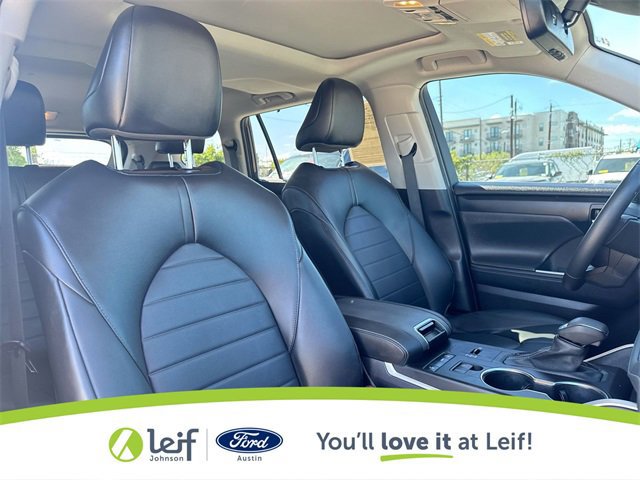 Used 2022 Toyota Highlander XLE image 32