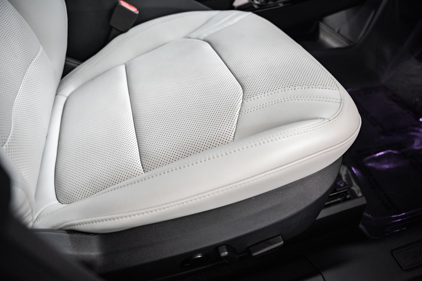 Certified 2025 Ford Mustang Mach-E Premium AWD/4WD image 34