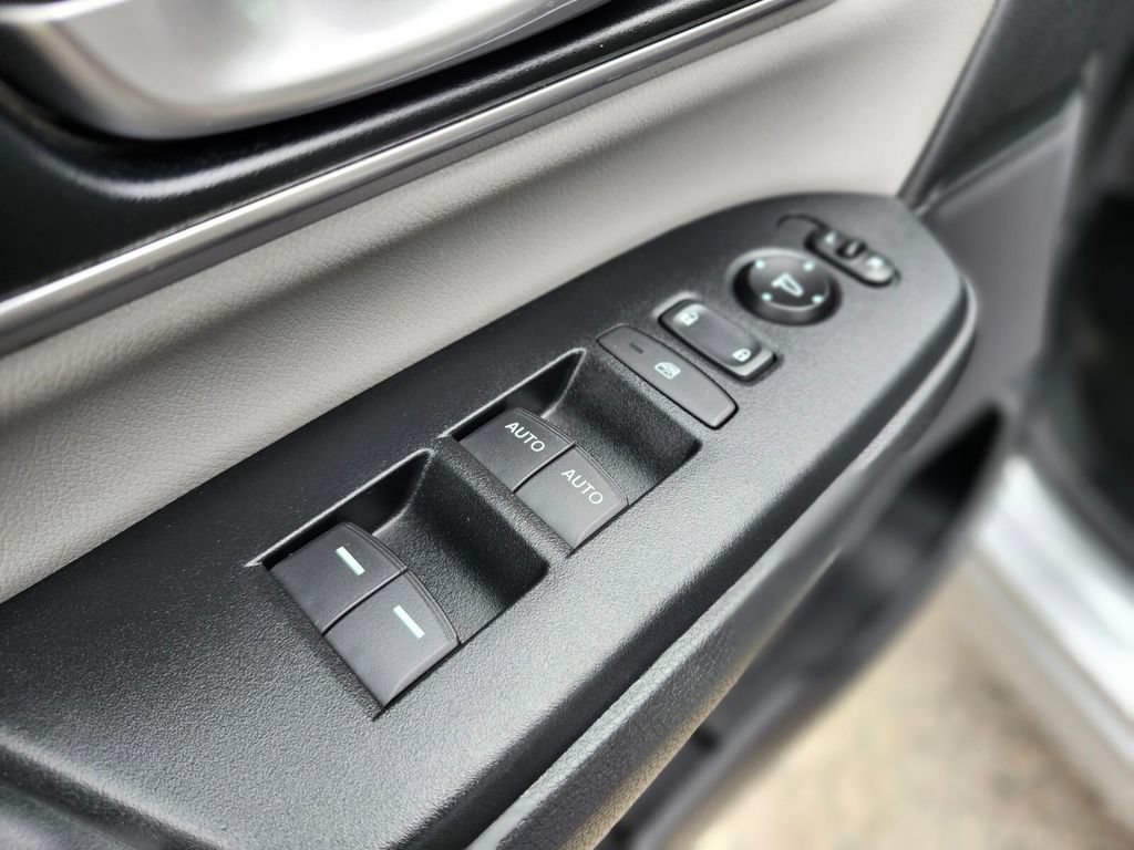 Used 2018 Honda CR-V EX-L image 17
