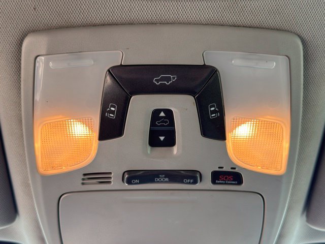 Used 2019 Toyota Sienna XLE w/ XLE Navigation Package FWD image 24