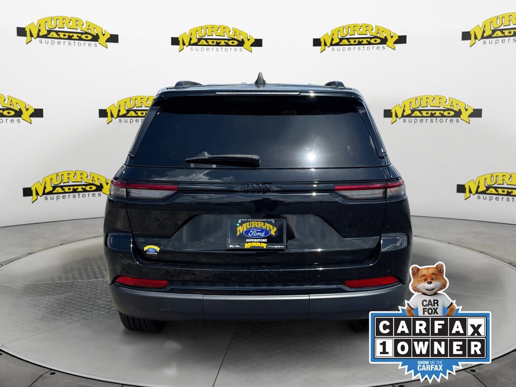 Used 2025 Jeep Grand Cherokee Altitude AWD/4WD image 4