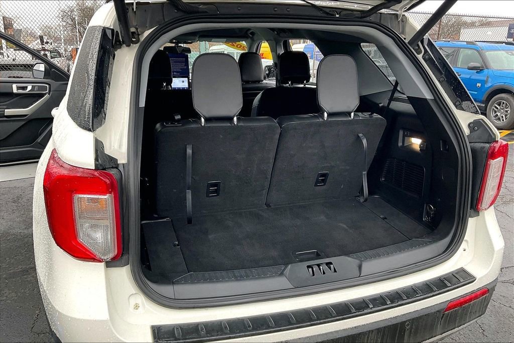 Certified 2020 Ford Explorer XLT w/ Equipment Group 202A AWD/4WD image 26