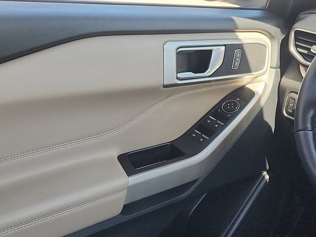 Certified 2022 Ford Explorer XLT w/ Equipment Group 202A image 11