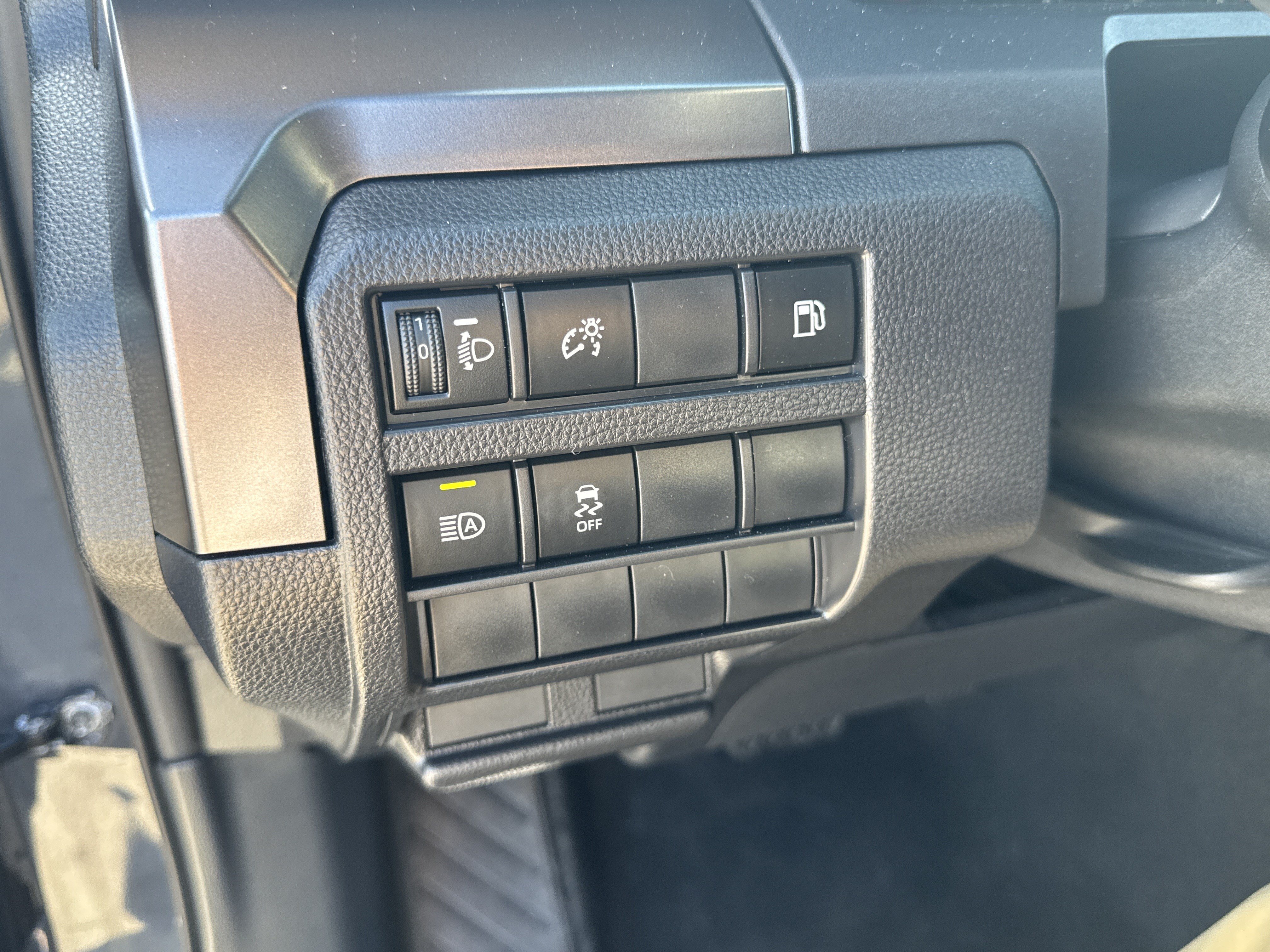 Used 2025 Toyota 4Runner SR5 AWD/4WD image 34