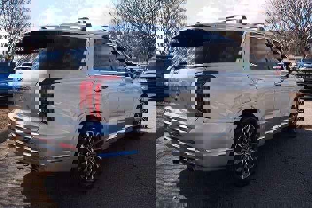 Used 2023 Hyundai Palisade Calligraphy image 5