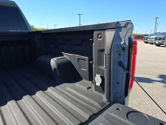 Used 2024 GMC Sierra 1500 AT4 w/ Technology Package AWD/4WD image 18