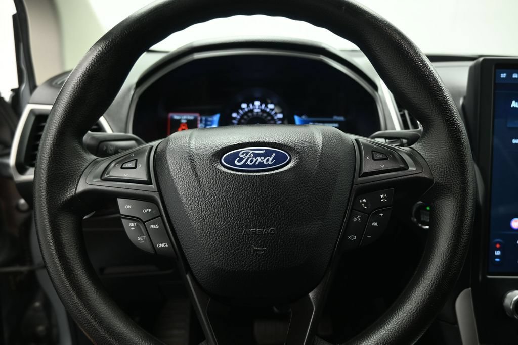 Certified 2022 Ford Edge SE w/ Black Appearance Package AWD/4WD image 11