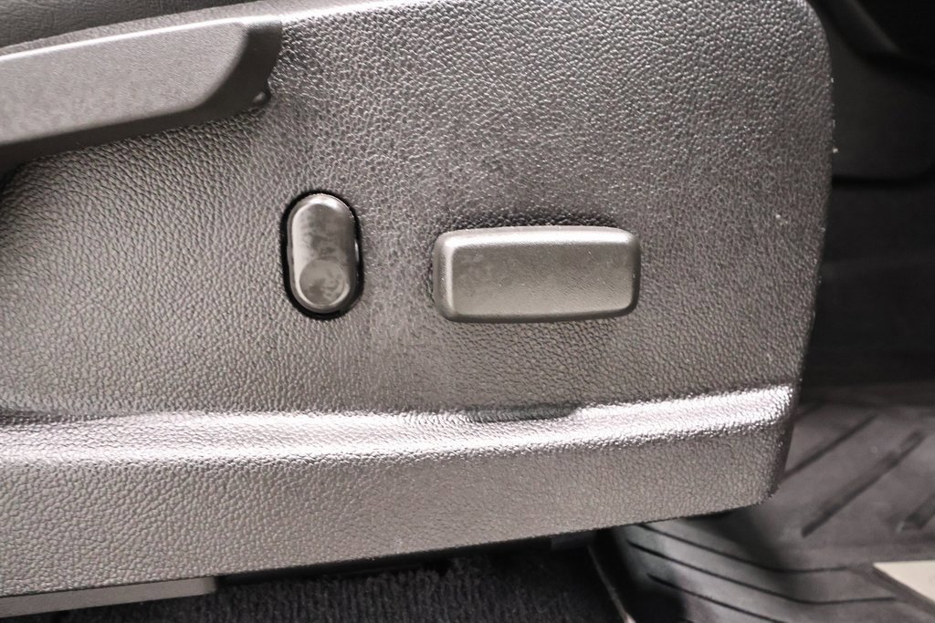 Used 2021 GMC Canyon Denali image 24