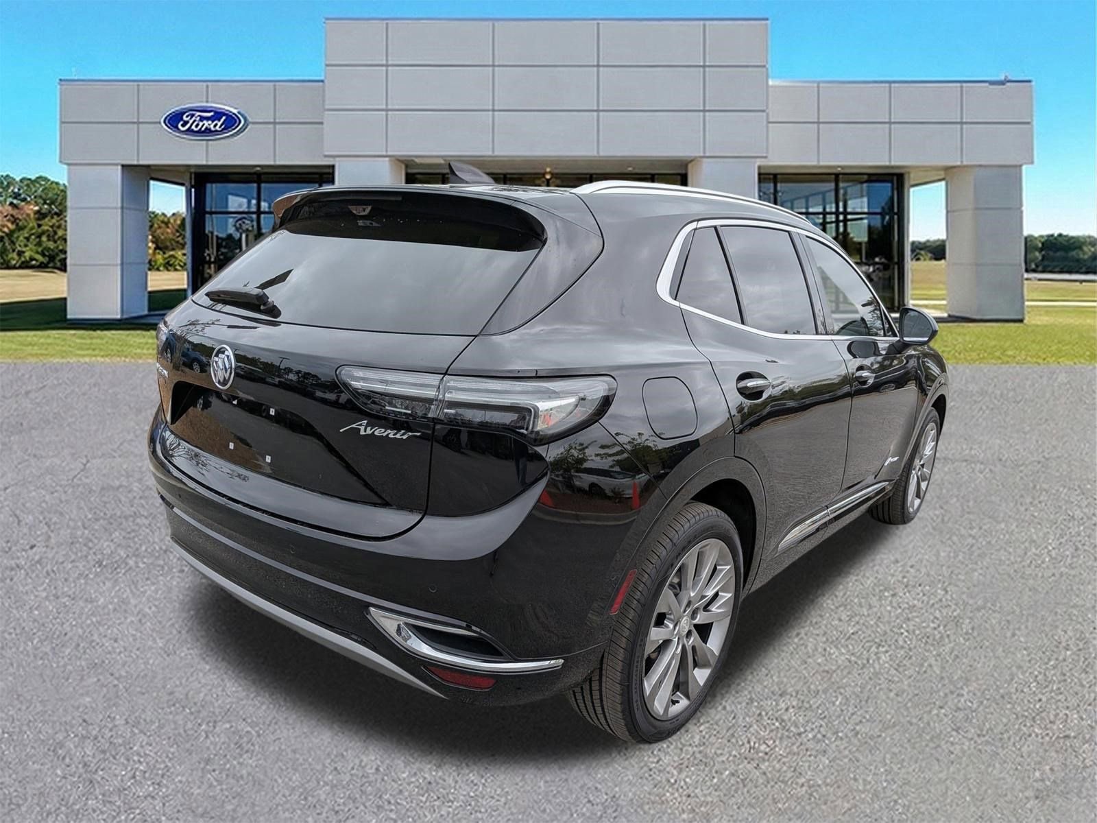 Used 2021 Buick Envision Avenir w/ Technology Package II image 3