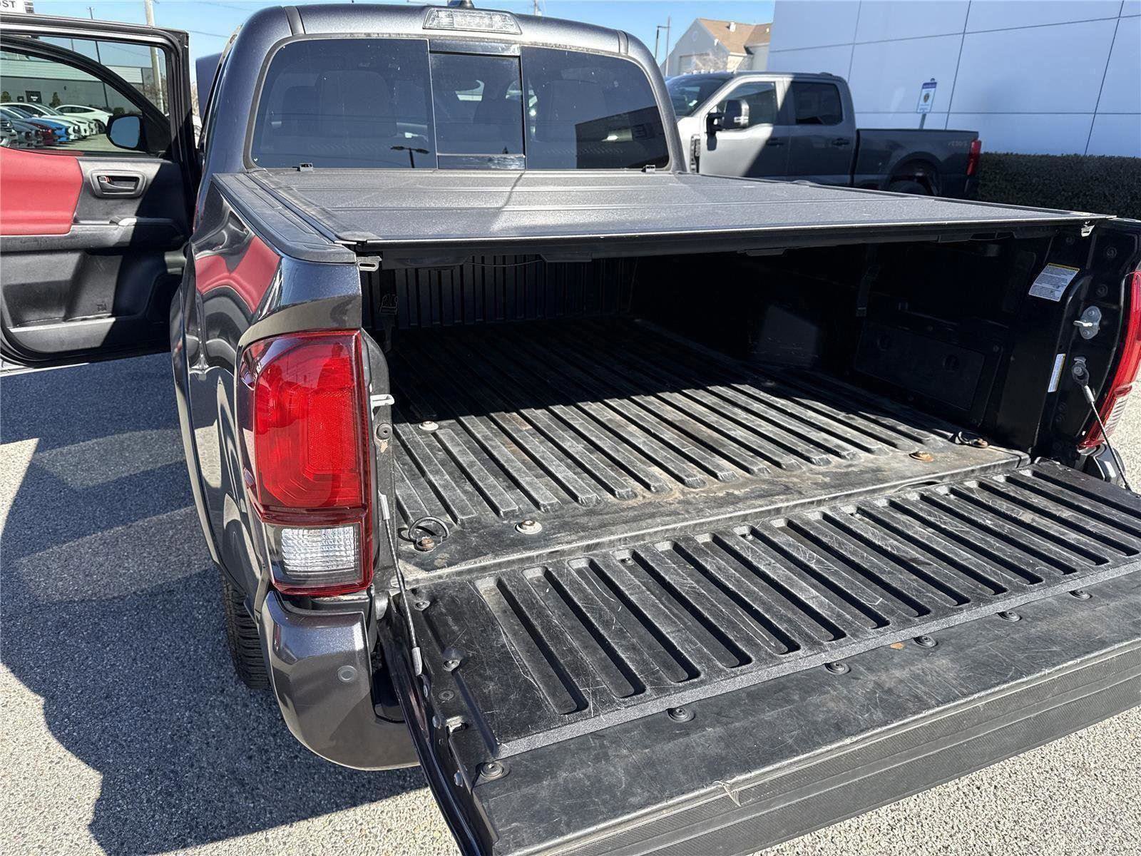 Used 2022 Toyota Tacoma SR5 image 40
