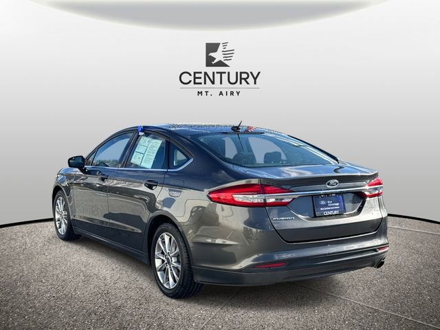 Certified 2017 Ford Fusion SE image 4