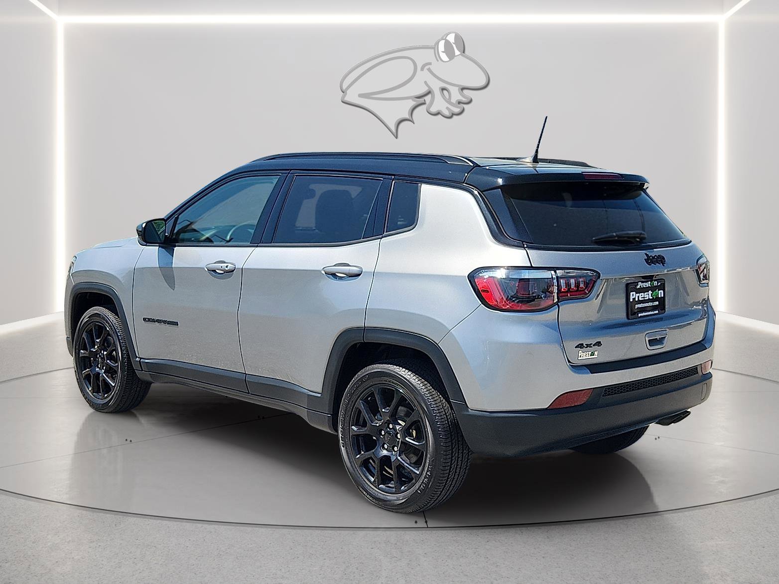 Used 2022 Jeep Compass Latitude AWD/4WD image 3