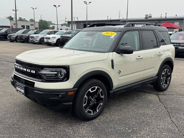 Certified 2024 Ford Bronco Sport Outer Banks w/ Tech Package AWD/4WD image 2