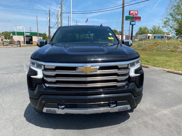 Used 2022 Chevrolet Silverado 1500 High Country w/ High Country Premium Package AWD/4WD image 2