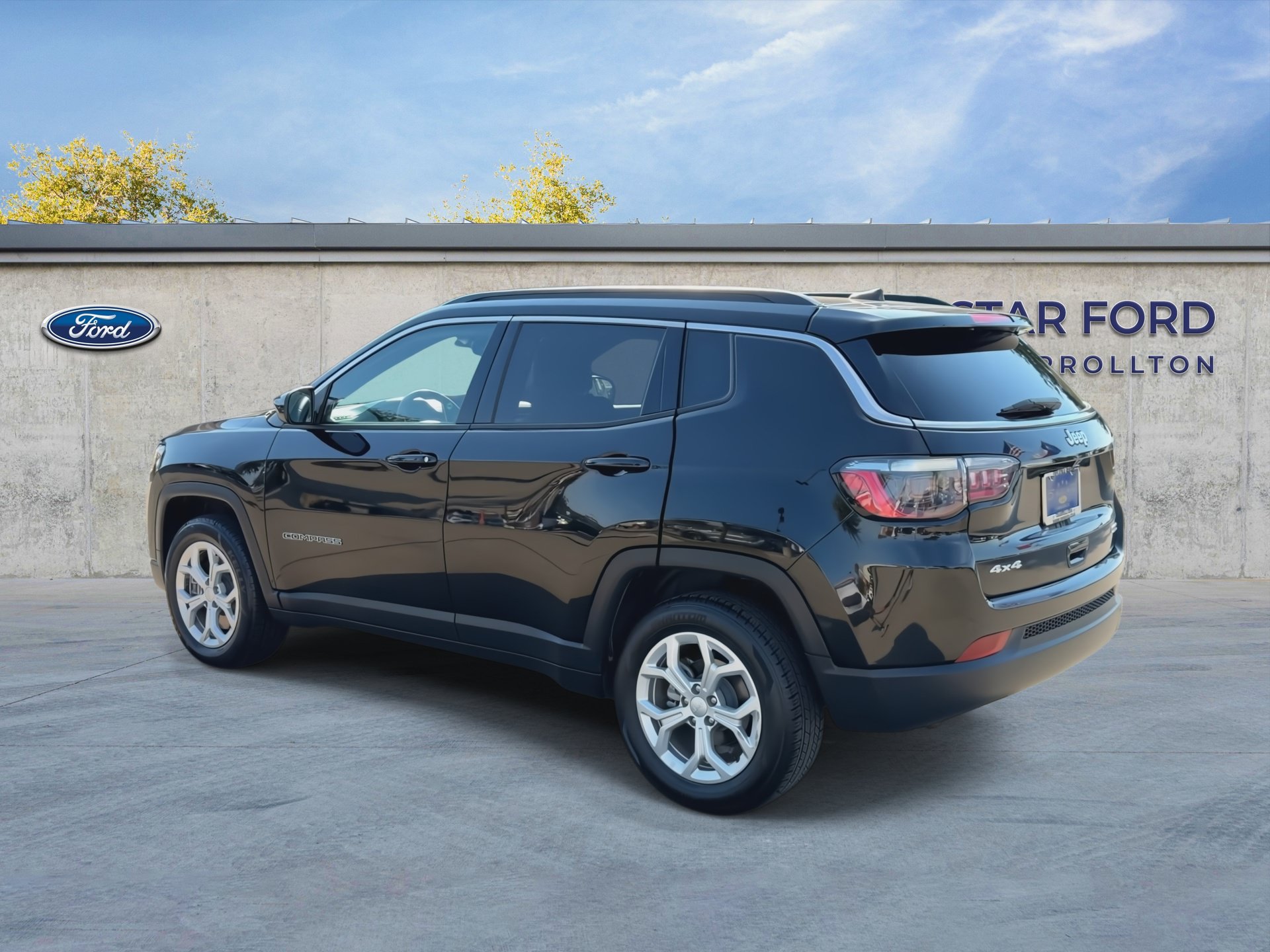 Used 2024 Jeep Compass Latitude AWD/4WD image 6