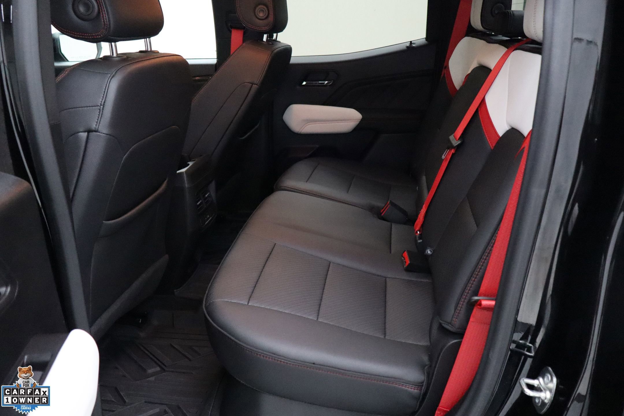 Used 2024 GMC Canyon AT4X image 27