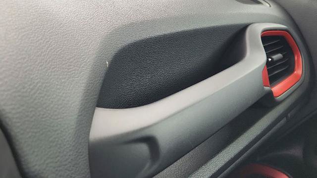 Used 2023 Jeep Renegade Trailhawk AWD/4WD image 18
