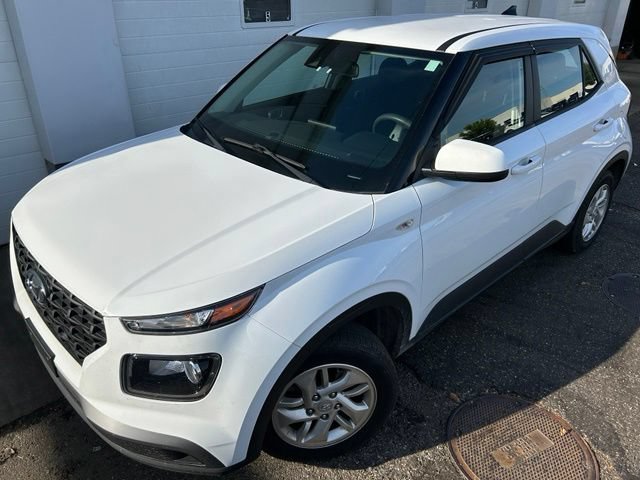Used 2022 Hyundai Venue SE w/ Cargo Package