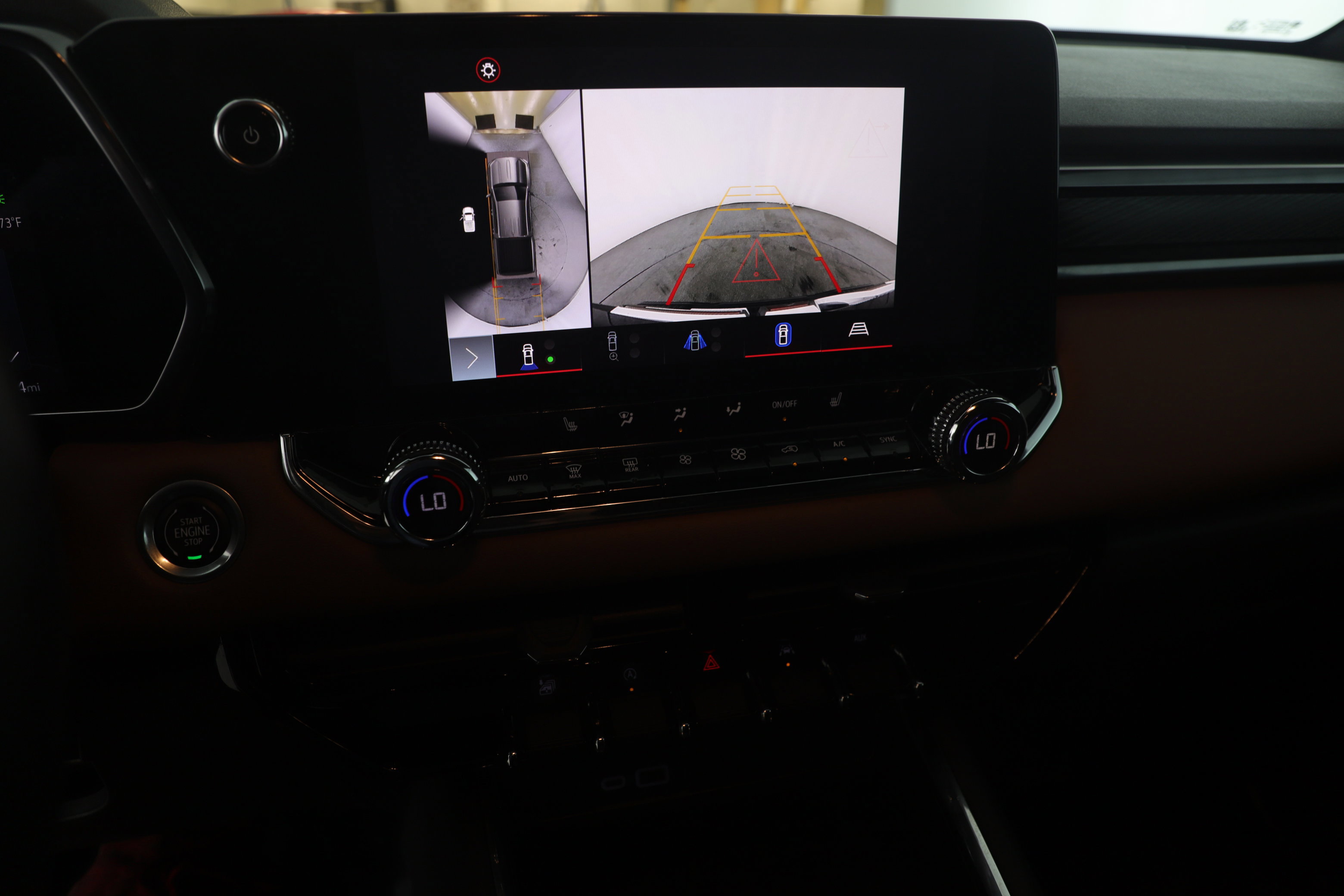 Used 2023 GMC Canyon AT4 w/ Technology Package image 14