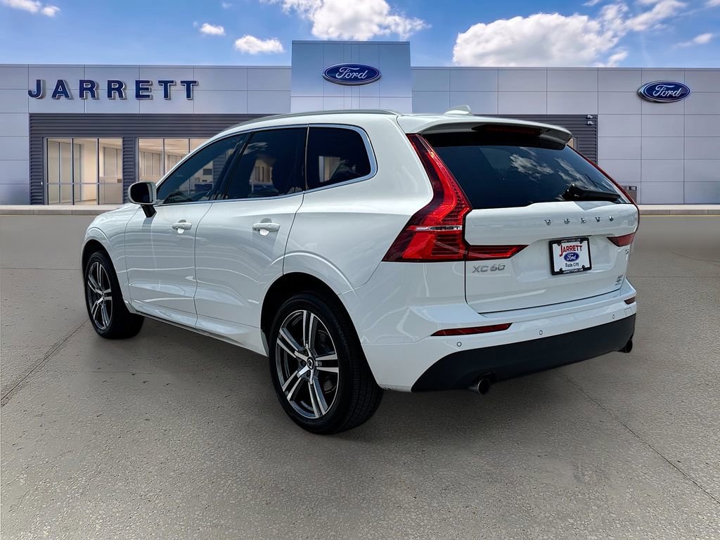 Used 2021 Volvo XC60 T5 Momentum w/ Premium Package FWD image 5