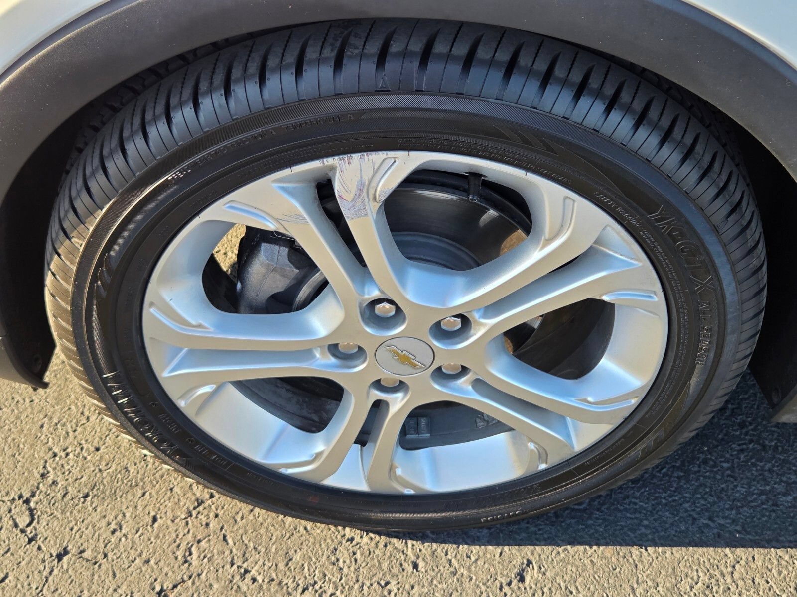 Used 2018 Chevrolet Bolt LT FWD image 9