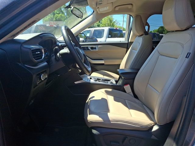 Certified 2023 Ford Explorer XLT w/ Equipment Group 202A AWD/4WD image 15