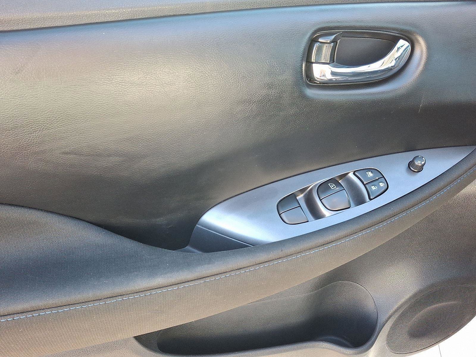 Used 2023 Nissan Leaf S image 12