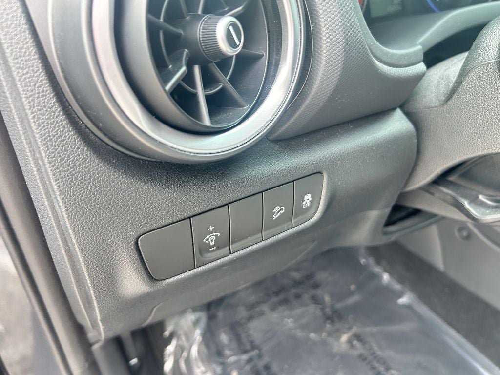 Used 2022 Hyundai Kona SEL AWD/4WD image 11