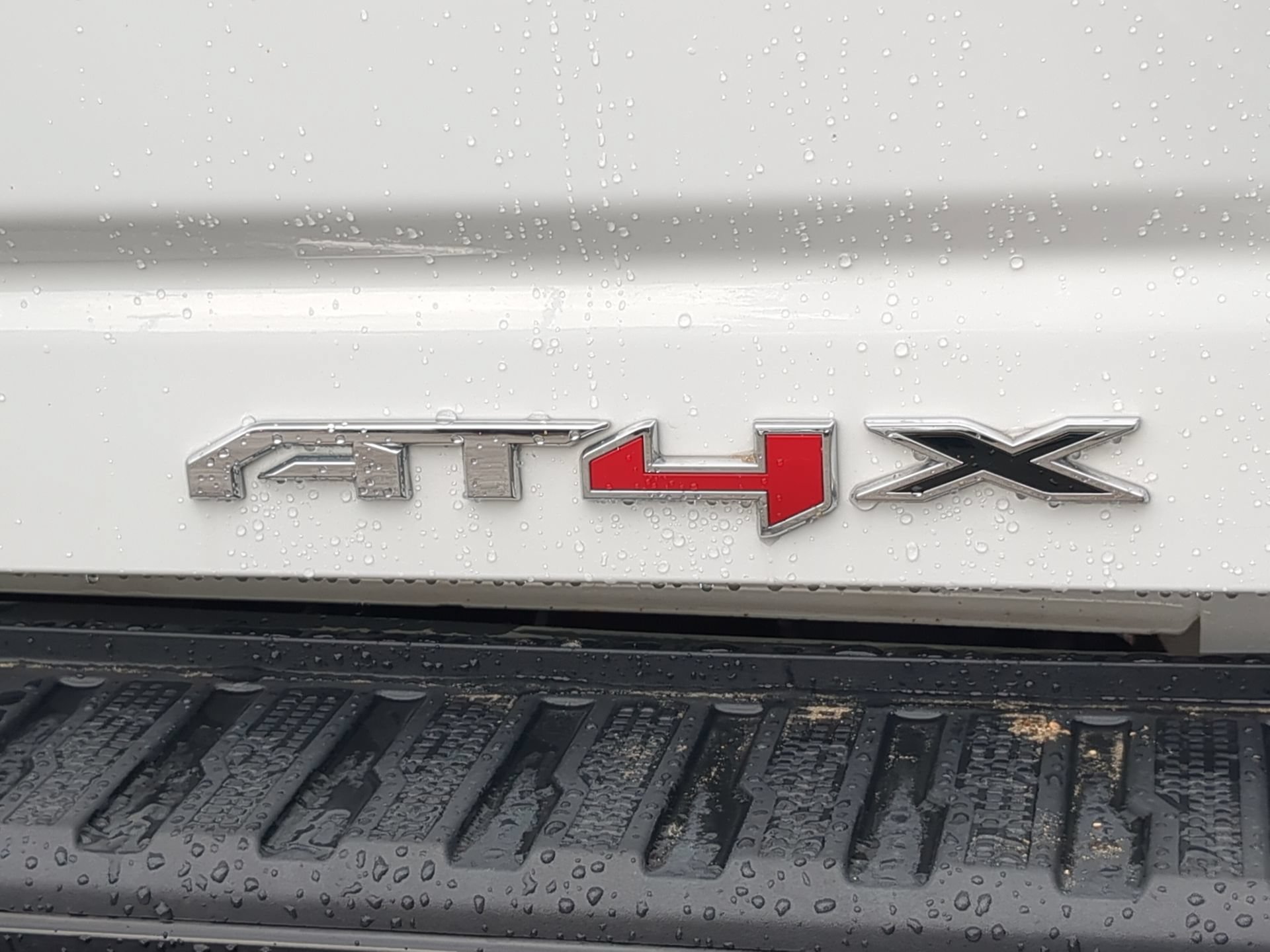 Used 2024 GMC Sierra 2500 AT4X AWD/4WD image 47