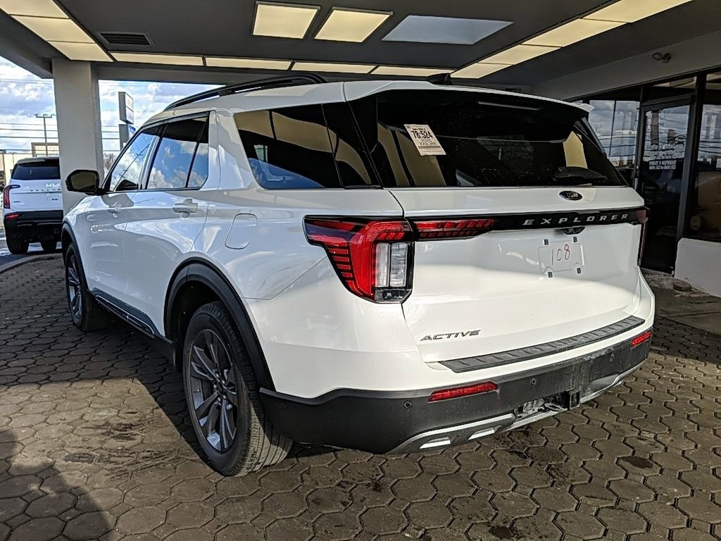 Certified 2025 Ford Explorer Active w/ Active Comfort Package image 5