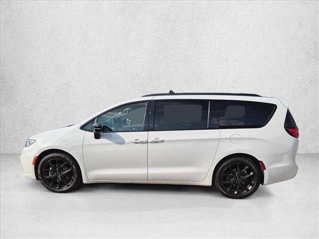 Used 2025 Chrysler Pacifica Limited FWD image 8