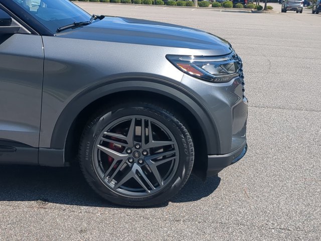 Certified 2025 Ford Explorer ST AWD/4WD image 11