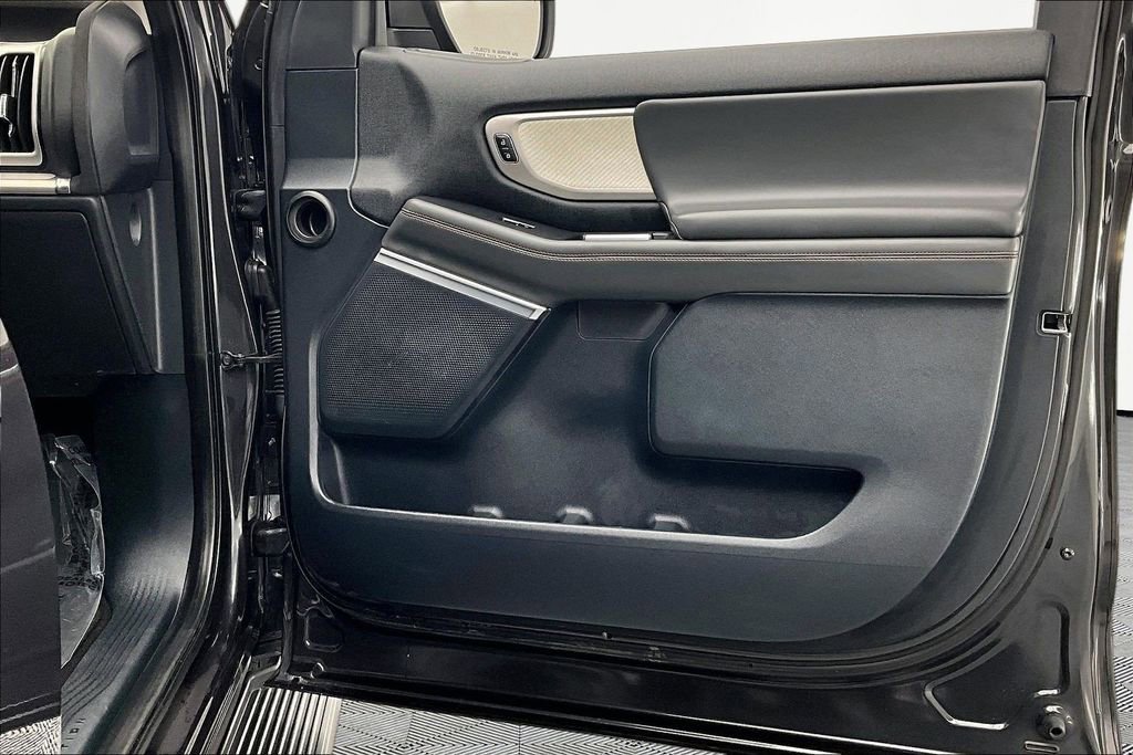 Certified 2025 Ford Expedition Active AWD/4WD image 24