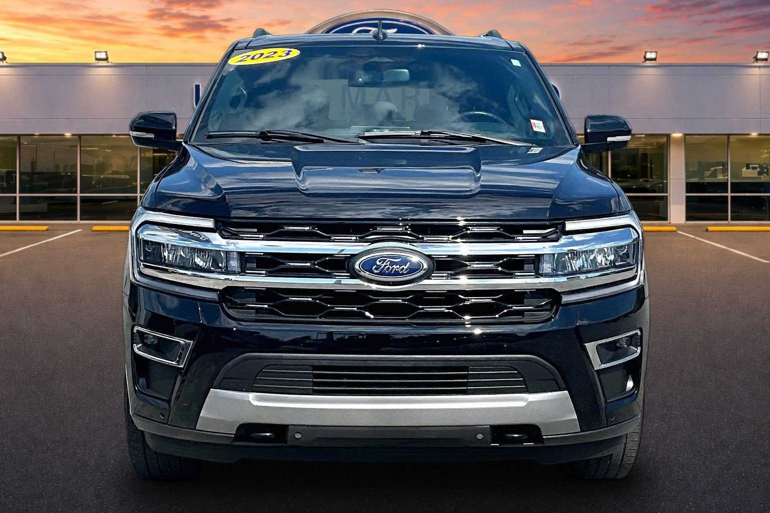 Certified 2023 Ford Expedition Limited AWD/4WD image 3