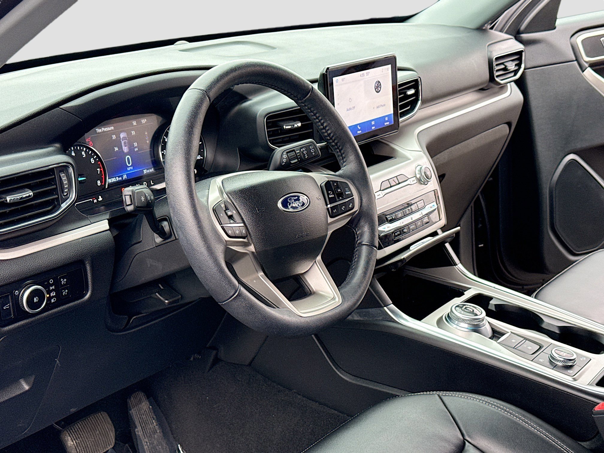 Certified 2023 Ford Explorer XLT w/ Equipment Group 202A image 7