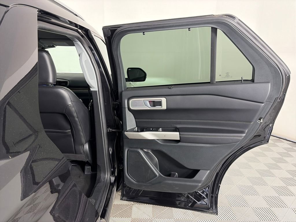 Certified 2023 Ford Explorer Limited w/ Equipment Group 301A AWD/4WD image 28