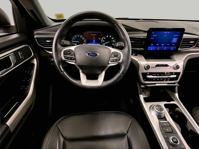 Certified 2021 Ford Explorer XLT w/ Equipment Group 202A AWD/4WD image 5