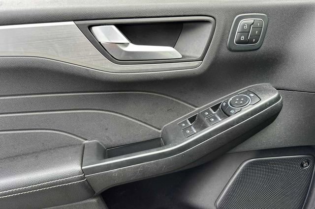 Certified 2023 Ford Escape SE w/ PHEV Premium Package image 10