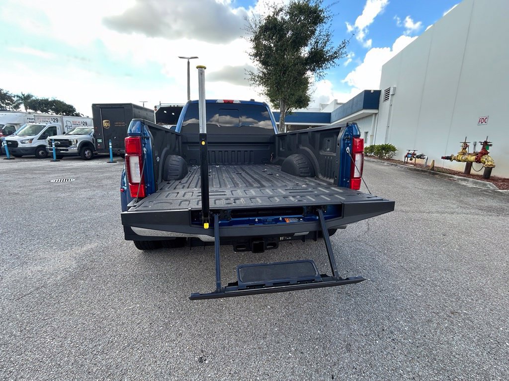 Certified 2022 Ford F350 King Ranch w/ King Ranch Ultimate Package AWD/4WD image 36