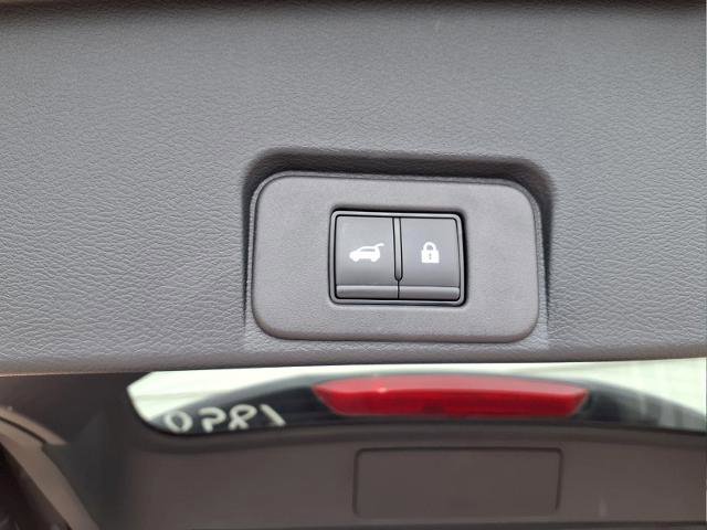 Used 2025 Nissan Rogue SL w/ Tech Package AWD/4WD image 11