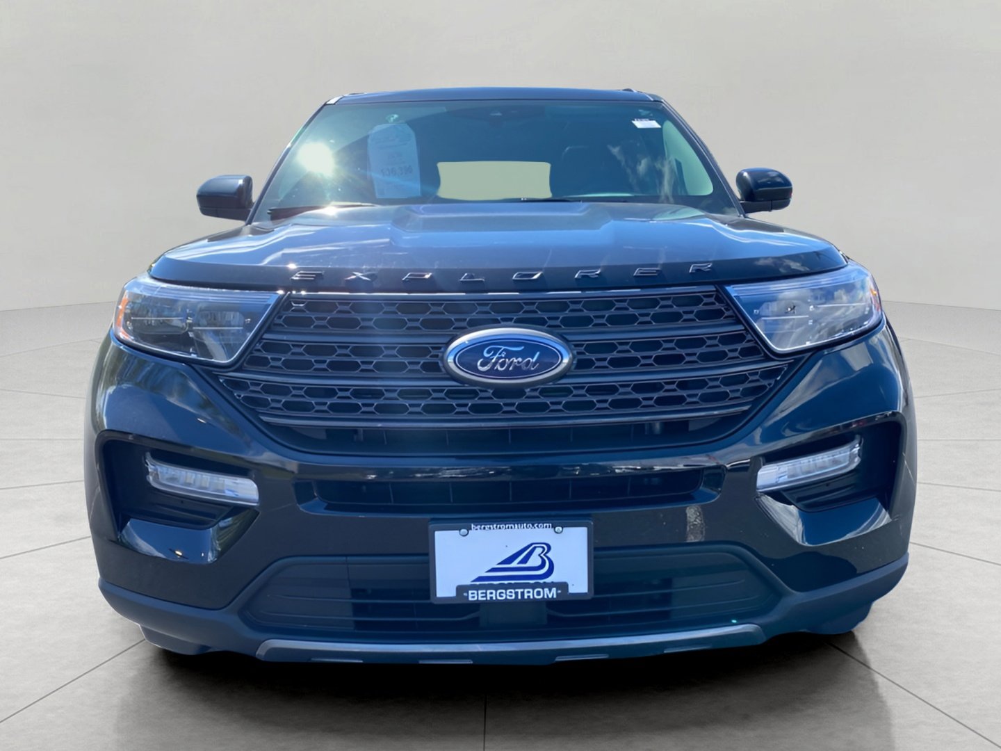 Certified 2024 Ford Explorer XLT w/ Equipment Group 202A AWD/4WD image 6