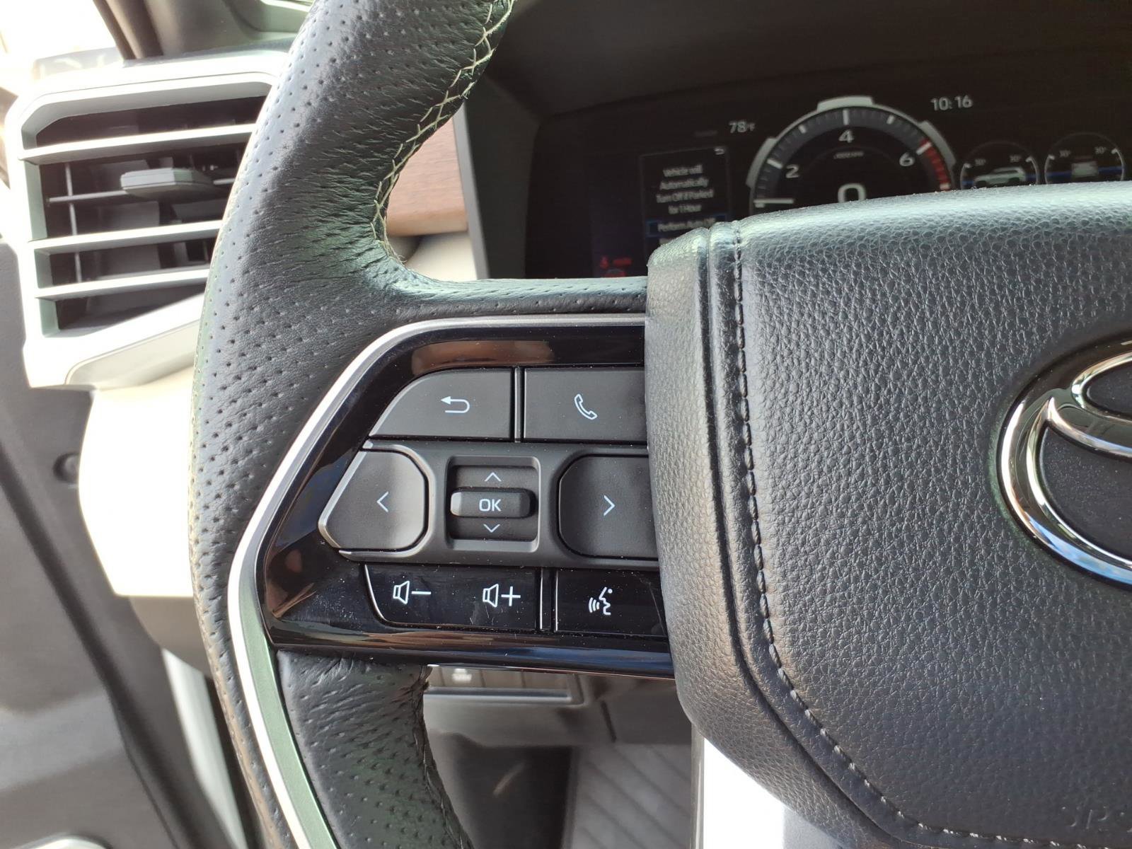 Used 2023 Toyota Sequoia Capstone AWD/4WD image 19