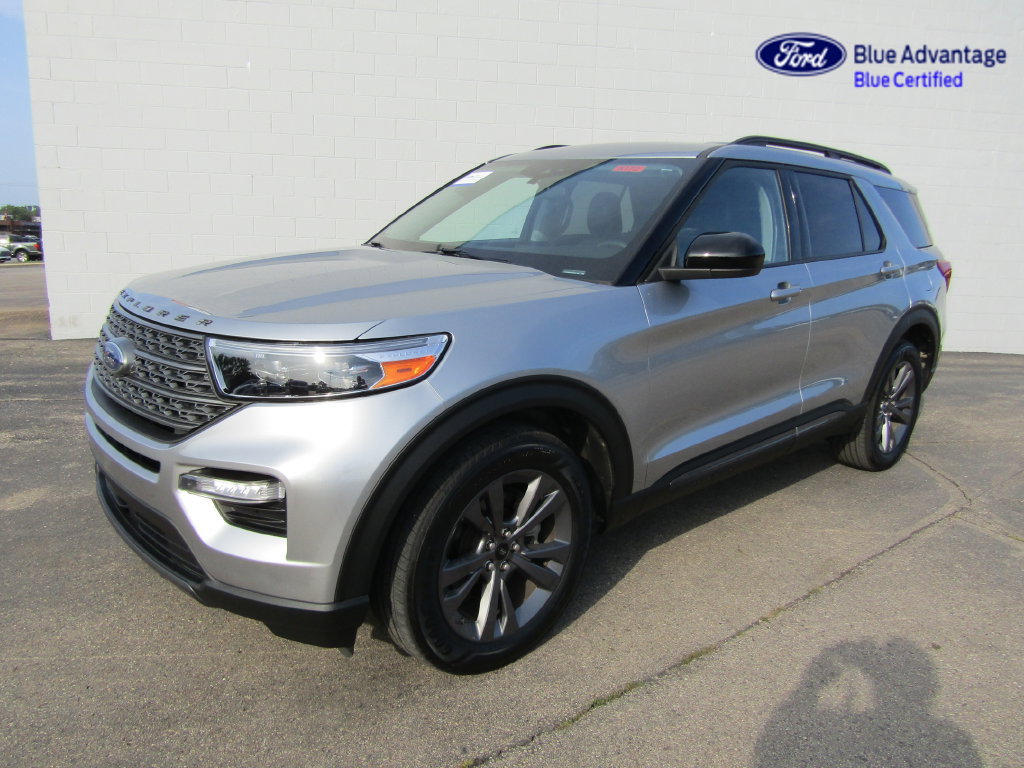 Certified 2024 Ford Explorer XLT w/ Equipment Group 202A AWD/4WD image 8