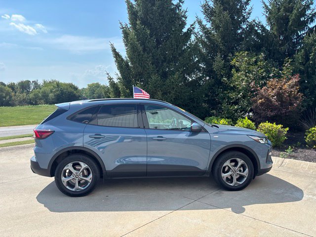 Certified 2025 Ford Escape ST-Line Select AWD/4WD image 6