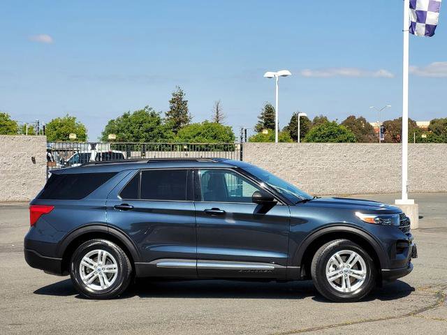 Certified 2022 Ford Explorer XLT RWD image 3