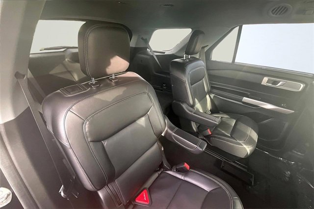 Certified 2022 Ford Explorer Limited w/ Hybrid Equipment Group 310A image 26