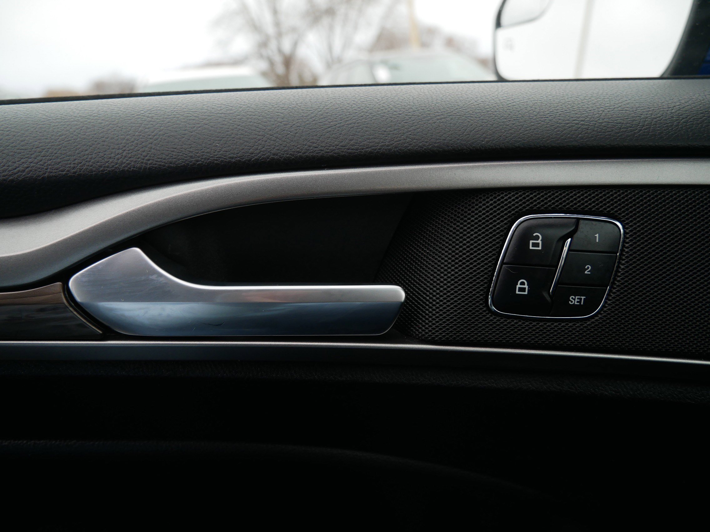 Certified 2018 Ford Fusion SE w/ Fusion SE Technology Package image 27