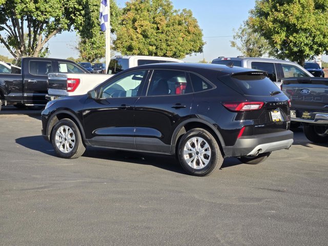 Certified 2025 Ford Escape Active AWD/4WD image 9