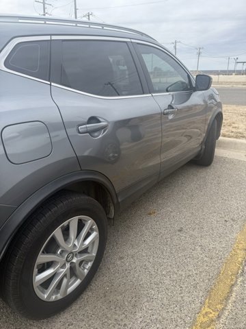 Used 2021 Nissan Rogue Sport SV image 3